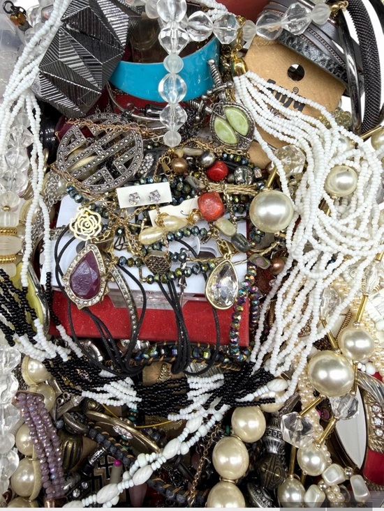 Jewelry - 2 LBS Wearable Jewelry Lot Mystery Grab Bag Costume Vintage - Mod Pounds Bulk